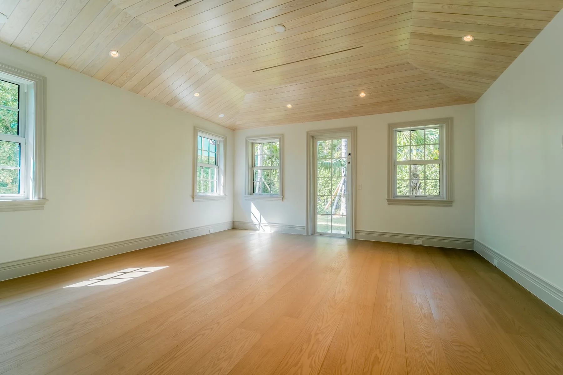 Primary bedroom at Ibis Isle