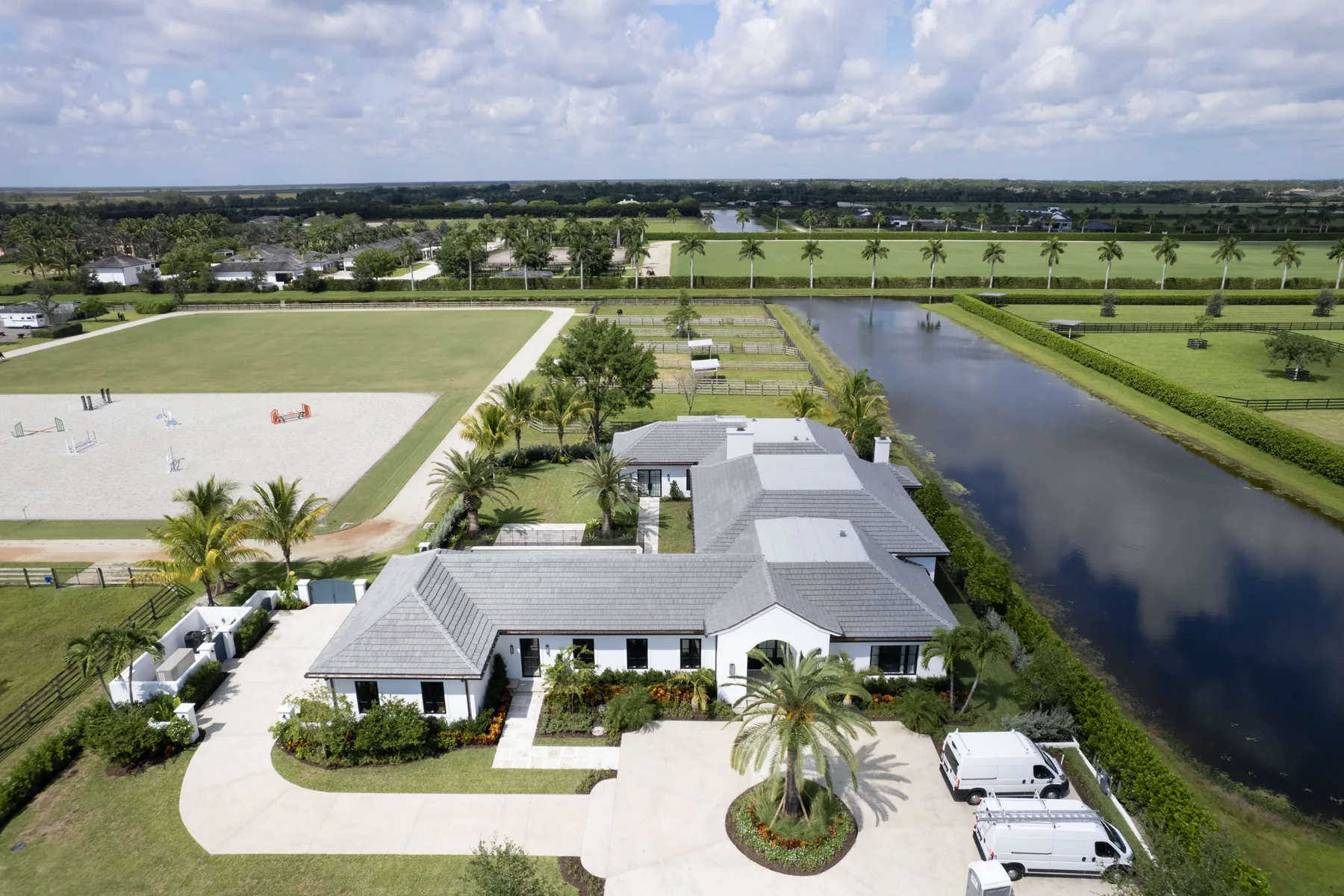 Residence, arena, and grounds at Lasso Way