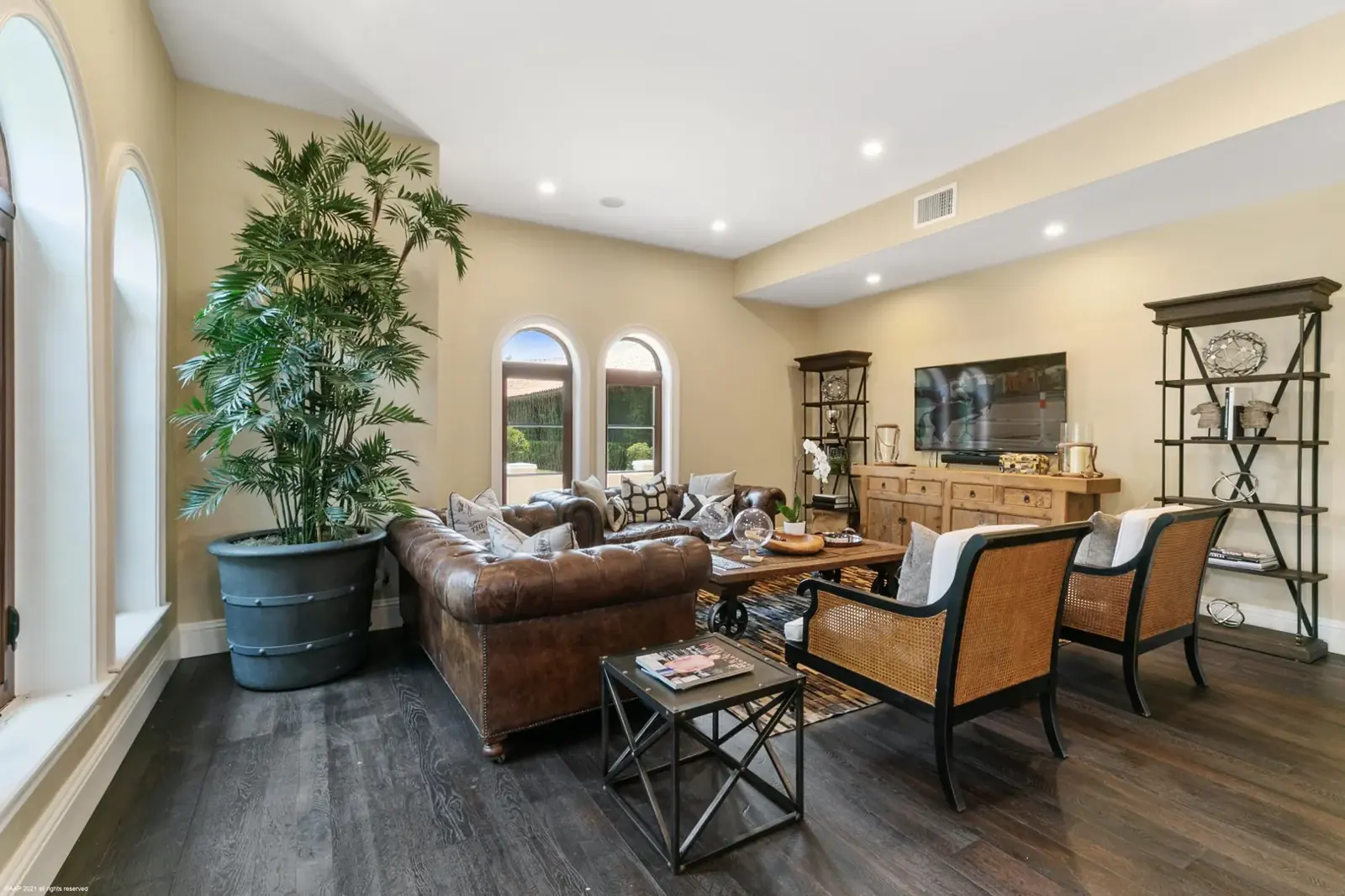 Living Dining at Mida Farm