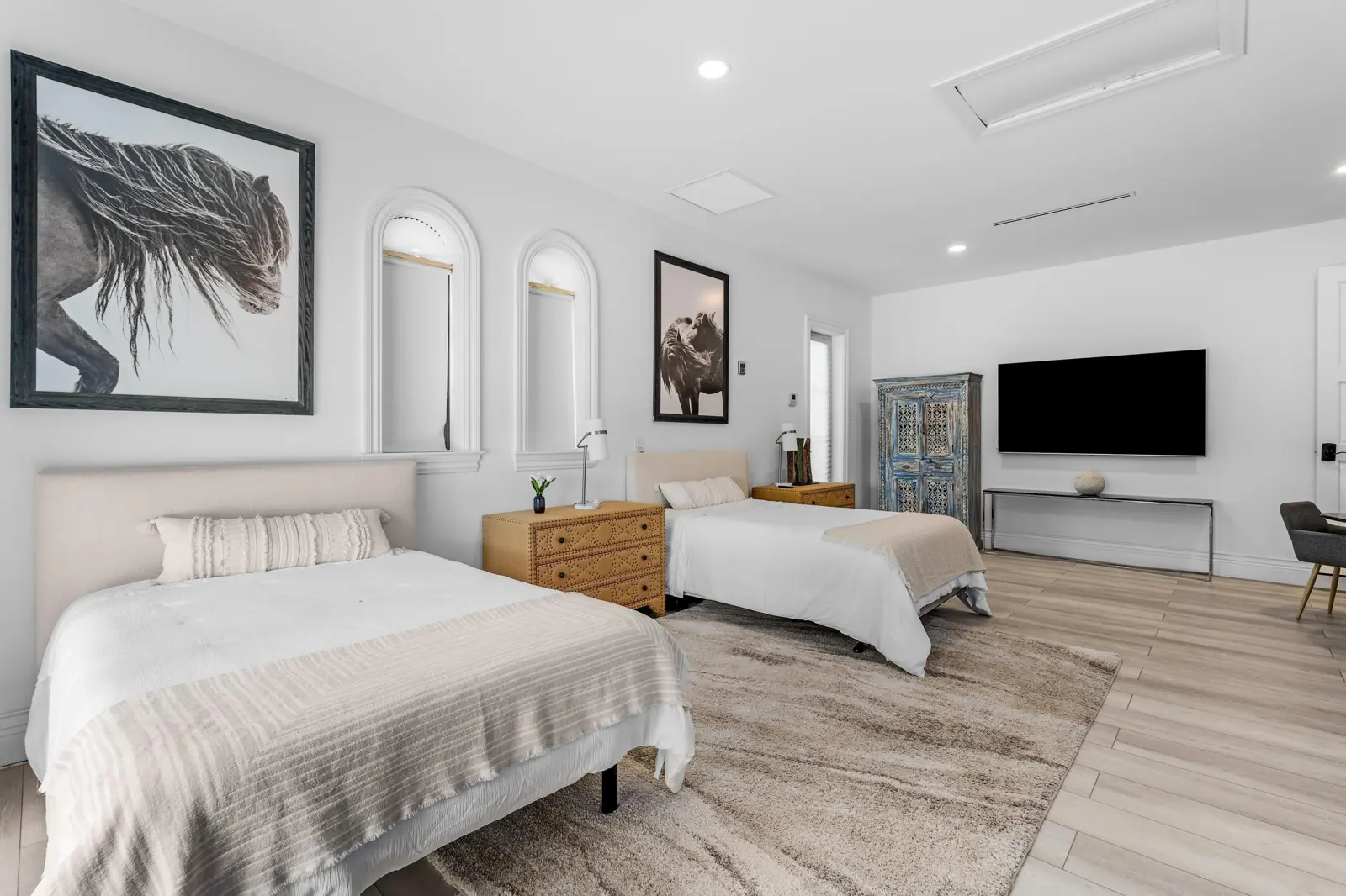 Bedroom Suite at Mida Main House
